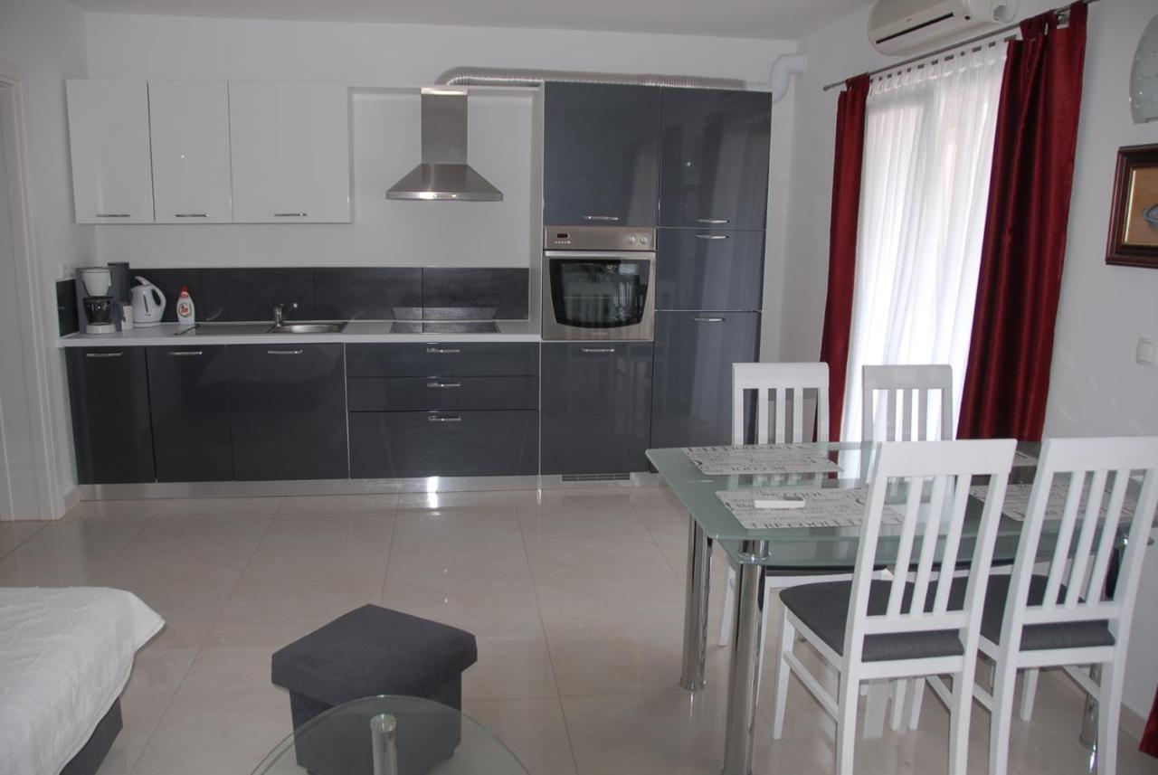Villa Natalie Omiš Exterior foto